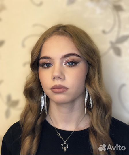 Укладка и макияж на дому