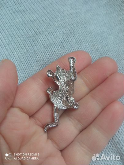 Брошь Значок Новый