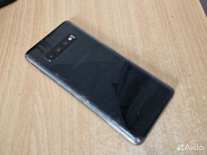 Samsung Galaxy S10, 8/128 ГБ