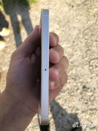 Телефон iPhone se