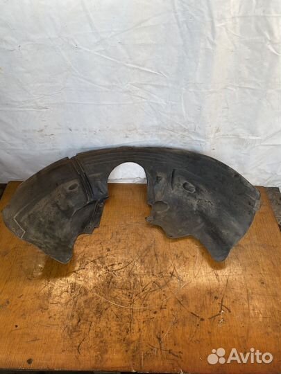 Подкрылок передний левый Фокус 1 Focus