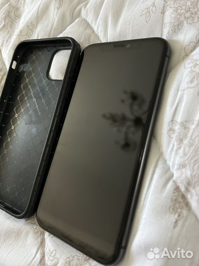 Телефон iPhone 11