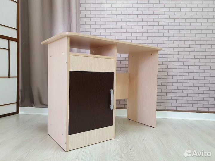 Стол компьютерный №4