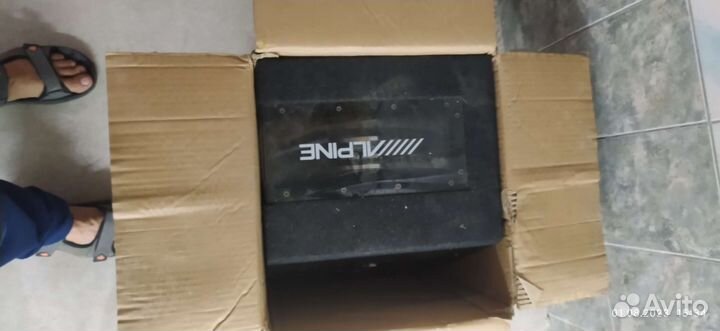 Сабвуфер alpine e12