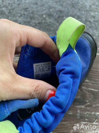 Продам детские ботинки