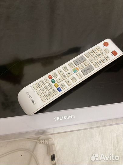 Телевизор SMART TV 32 Samsung белый UE32H4510AK