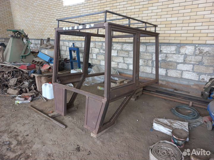 Кабина на трактор