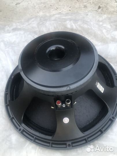 Низкочастотный Динамик Eighteen Sound 15W700
