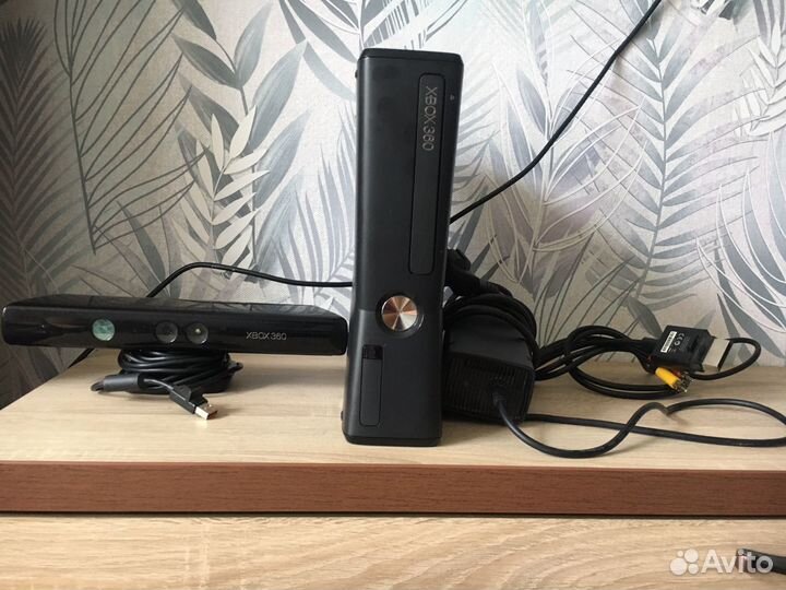 Игровая консоль Xbox 360 Slim, на 250g