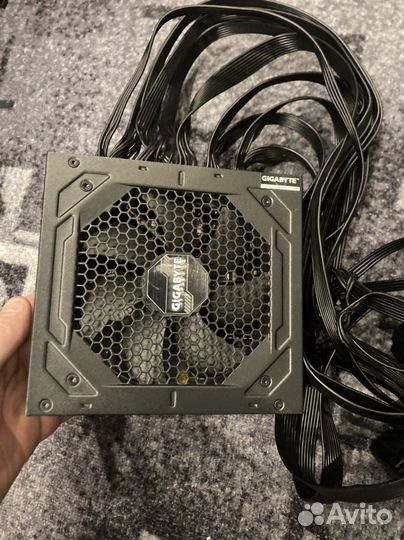 Gigabyte p1000gm 80plus gold