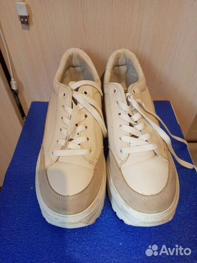 Кроссовки женские пакетом 37-38размер