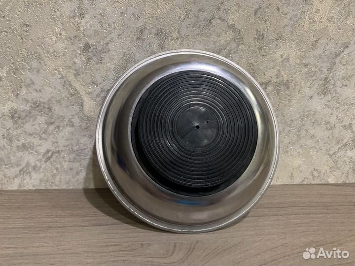 Тарелка с магнитом