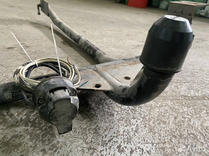 Фаркоп на toyota corolla 2012-2016 E180