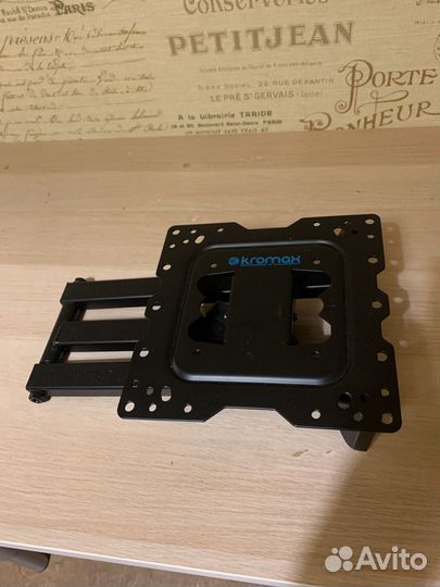 Кронштейн для телевизора