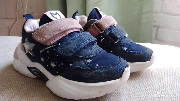 Кроссовки котофей 25