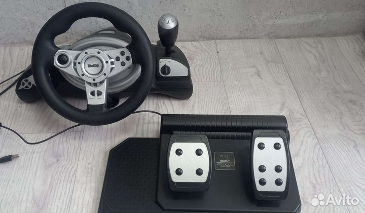 Игровой руль с педалями Dialog