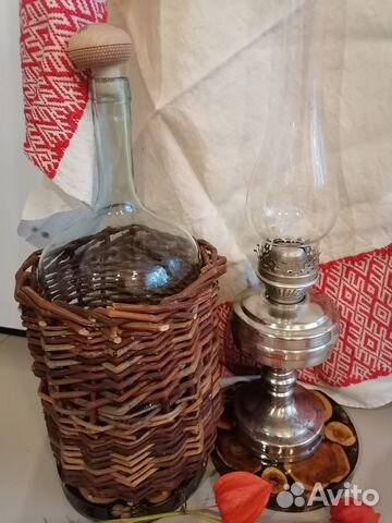 Бутыль четверть в корзине