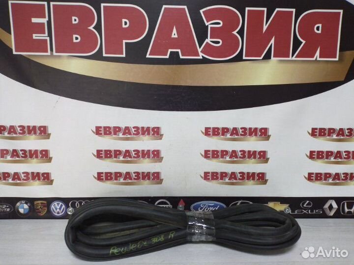 Уплотнительная резинка двери багажника Peugeot 308