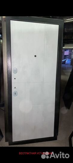 Входная дверь в квартиру с установкой