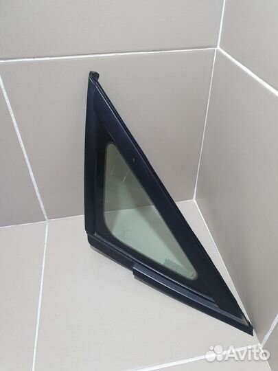 Форточка передняя правая Lexus RX1 RX300