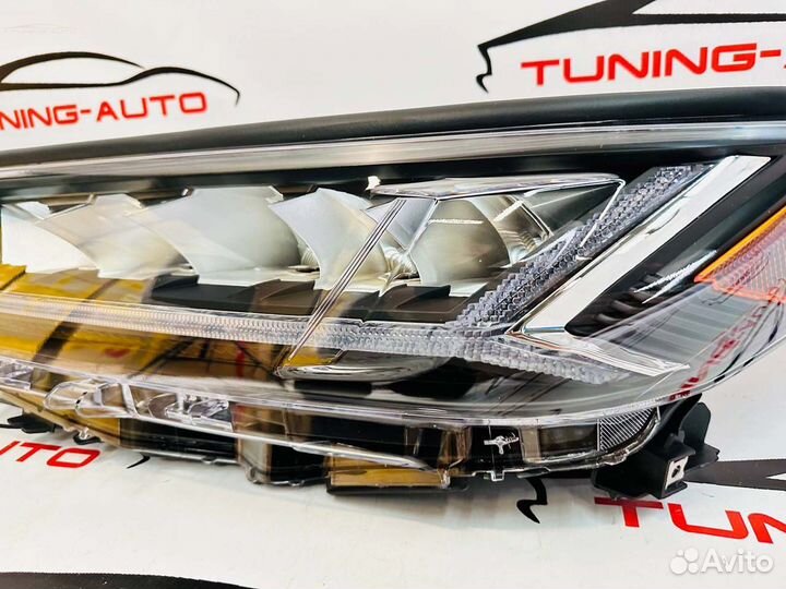 Фары Toyota Highlander (XU 50 ) S1008