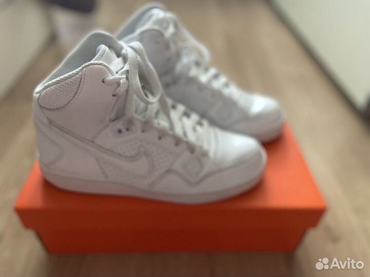 Кроссовки Nike