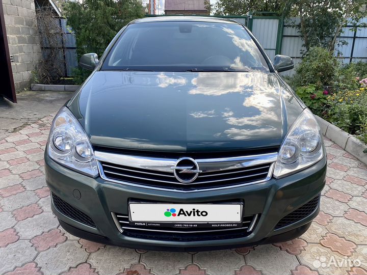 Opel Astra, 2010