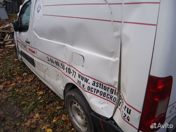 Peugeot Partner 1.6 МТ, 2010, битый, 255 342 км