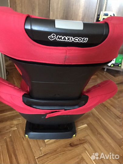 Автомобильное кресло maxi cosi