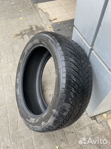 Bridgestone Blizzak LM-001 285/45 R21