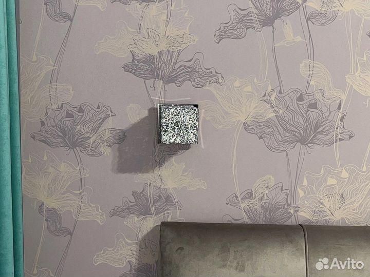 Светильник прикроватный настенный