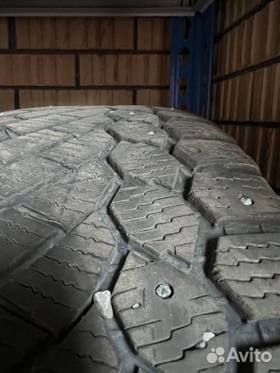 R17 Gislaved Nord Frost 200 225/60, PCD 5x114.3 DIA 67.1