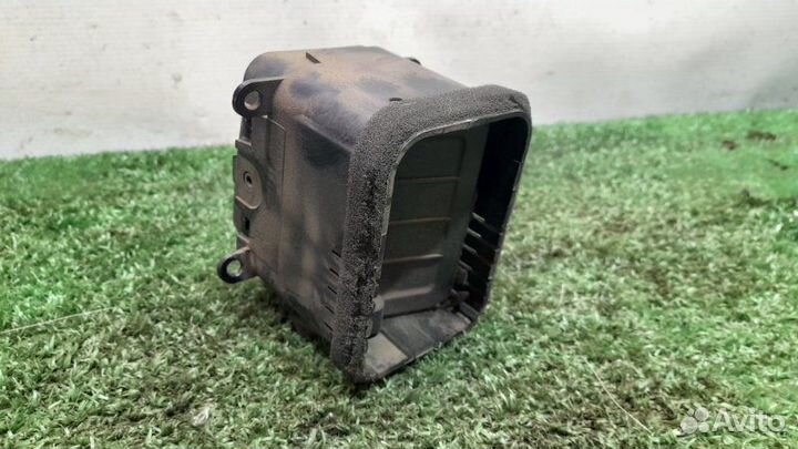 Дефлектор воздушный передний левый Mitsubishi