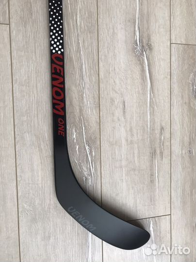 Клюшки хоккейные Venom