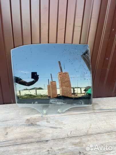 Стекло двери заднее правое Hyundai Accent седан