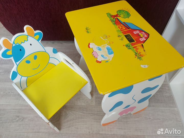 Детский стол и стульчик