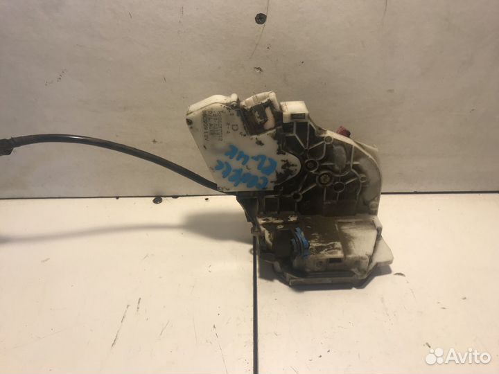 Nissan Cedric(Y33) 95-99 Замок двери