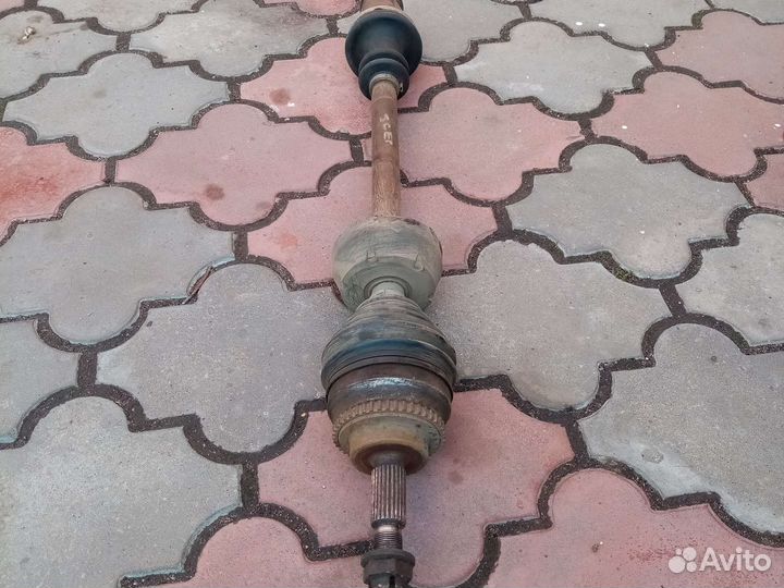 Полуось правая,привод,Renault scenic 1 1.6б, 02г