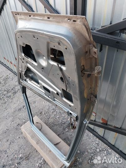 Задняя правая дверь ваз 2112