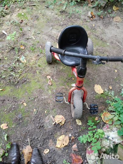 Трехколесный велосипед