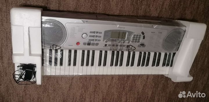 Синтезатор Ringway TB688