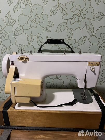 Швейная машина Чайка 132м