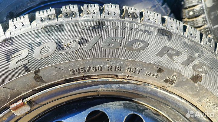 Pirelli Ice Zero 205/60 R16 96T