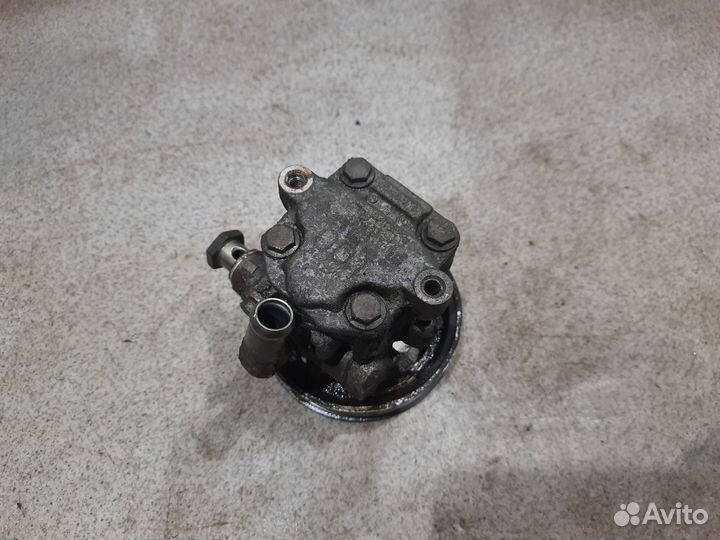 Насос гура 1.8 - 2.0 для VW Golf 4 bora Skoda A4