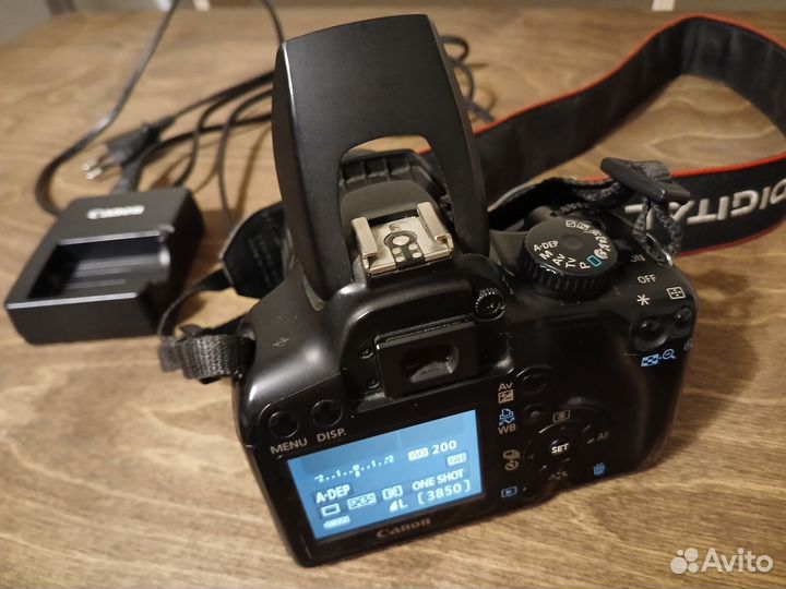 Зеркальный фотоаппарат Canon Eos 1000d