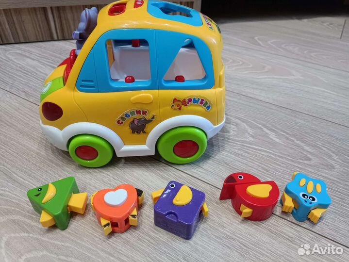 Детская развивающая игрушка Машинка-сортер Автошка