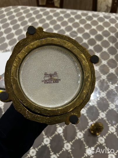 Старинный медный кувшин