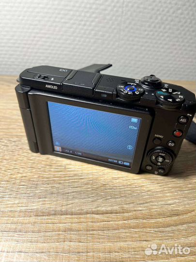 Компактный фотоаппарат Samsung EX1