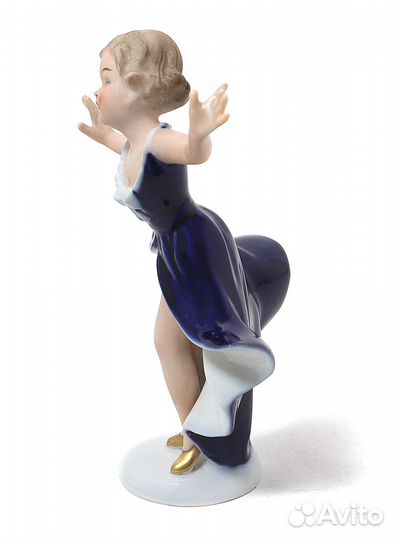 Фарфоровая фигура 