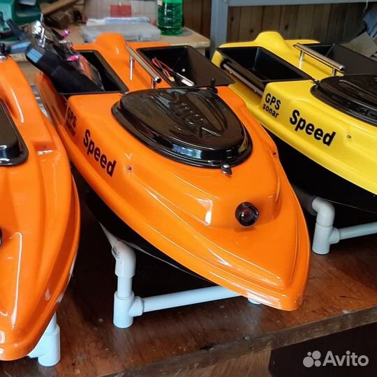 Прикормочный кораблик 